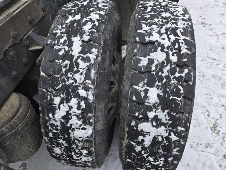 2017-peterbilt-579-image-87