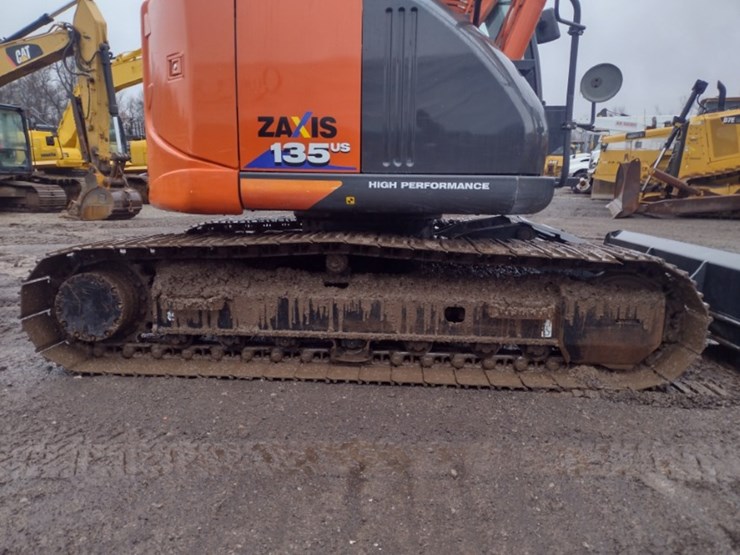 hitachi-zx135us-6-image-34