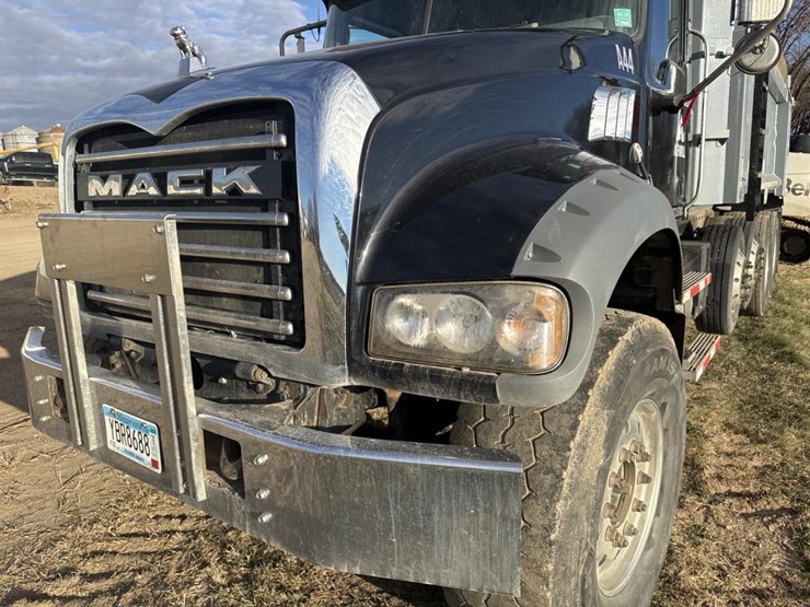#1463-•-2007-mack-quad-axle-dump-truck-image-10