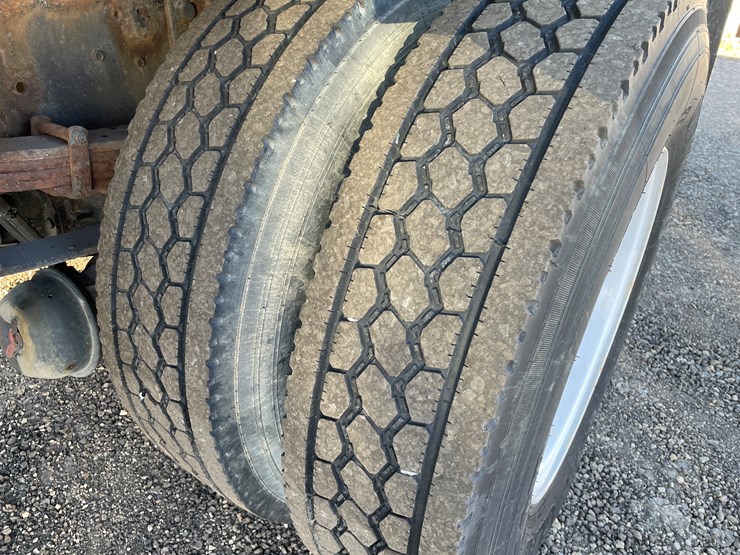 2007-ford-f750-xl-image-12