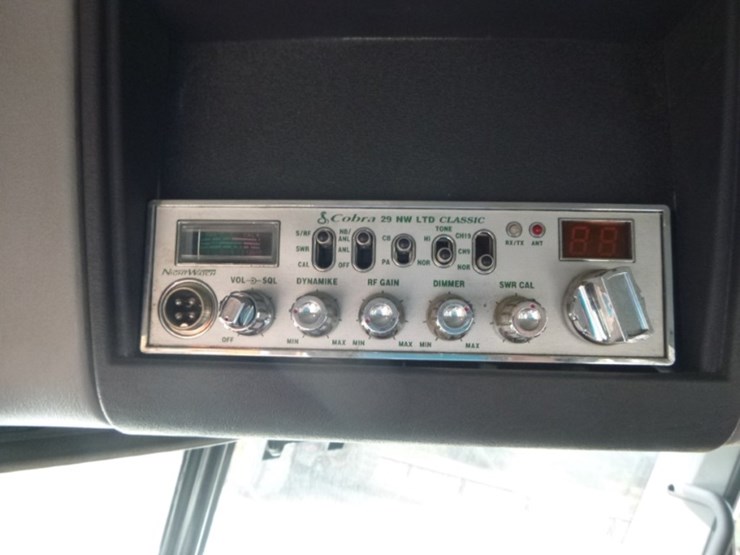 freightliner-coronado-122-image-12