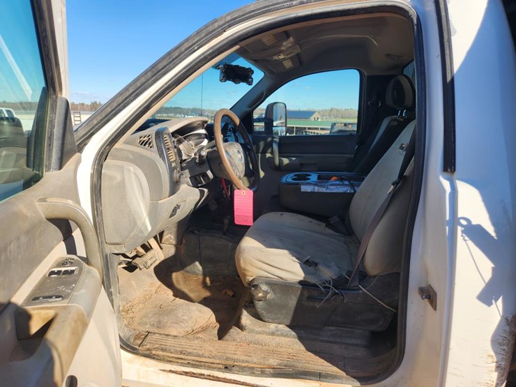 2009-chevrolet-3500-image-40