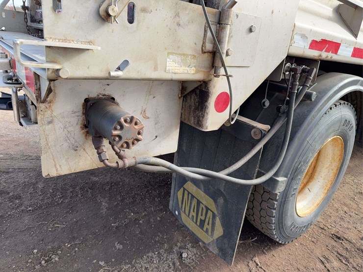 2013-international-workstar-7400-image-22