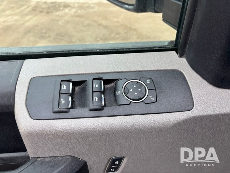 ford-f550-xl-image-70