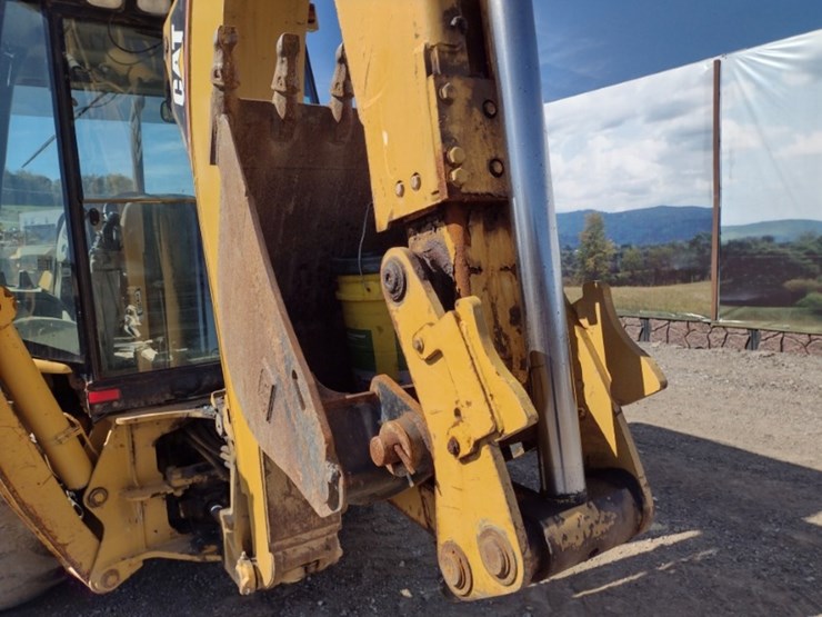 caterpillar-420d-image-32