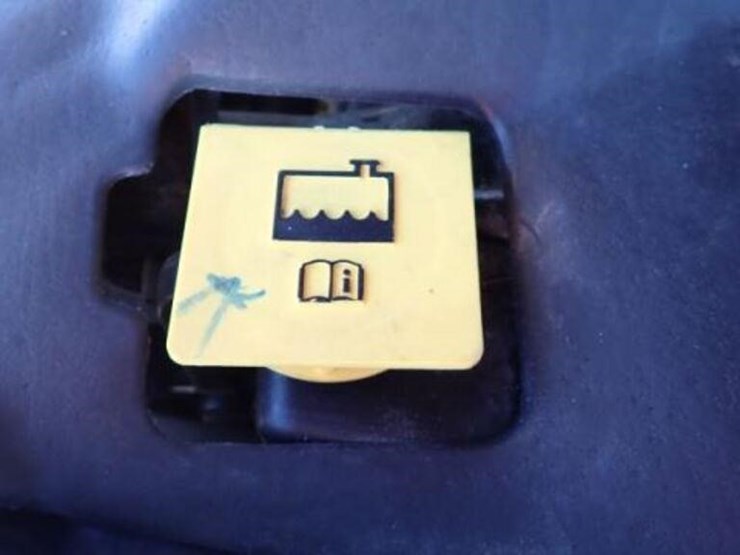 ram-1500-slt-image-25