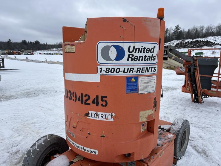 jlg-e300ajp-image-24