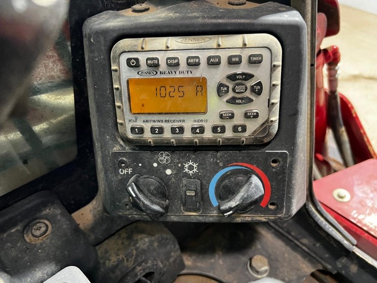 2022-takeuchi-tl8r2-image-30