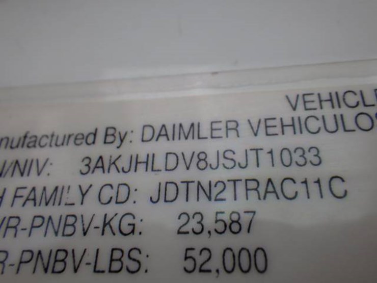 2018-freightliner-cascadia-126-image-19