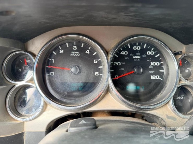 2009-chevrolet-silverado-3500-image-14