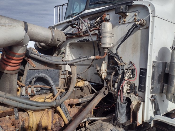 peterbilt-357-image-23