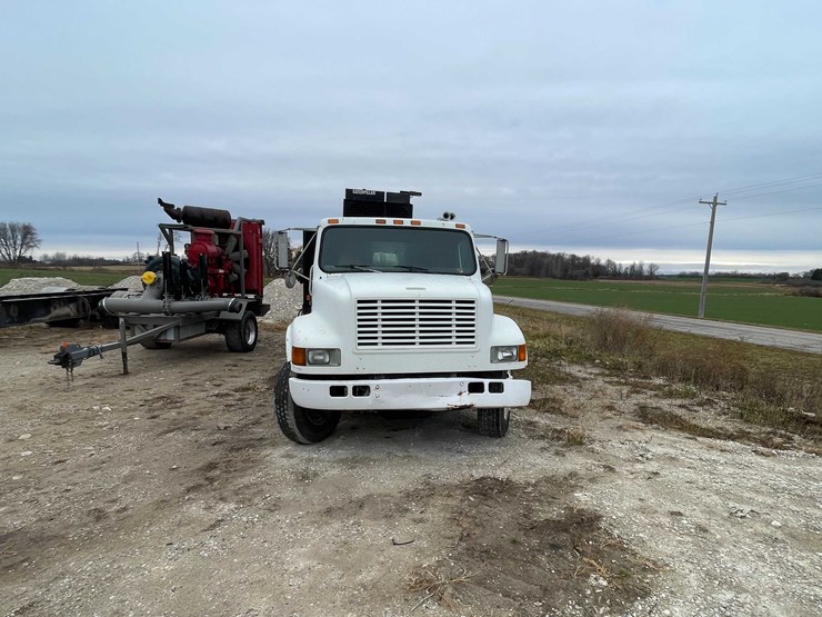 international-4900-image-10