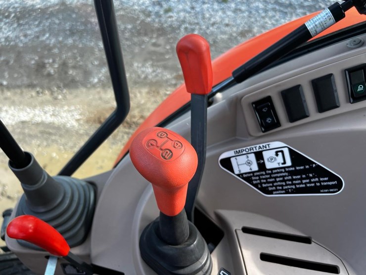 2010-kubota-m8540-image-27