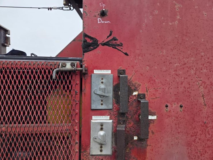 2013-international-durastar-4300-image-40