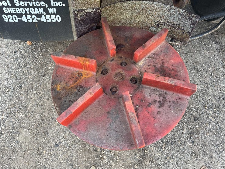 international-4900-image-27