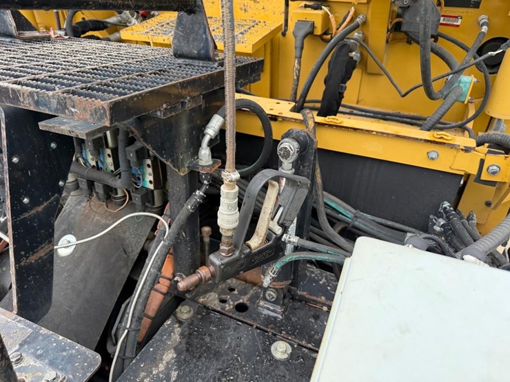 2015-caterpillar-ap-555e-image-34