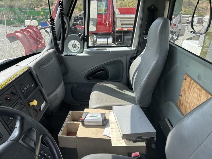 international-4000-image-98