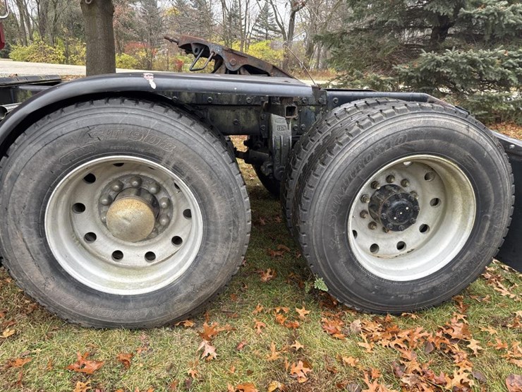 1988-peterbilt-377-image-69