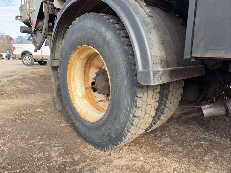 2013-international-workstar-7400-image-11