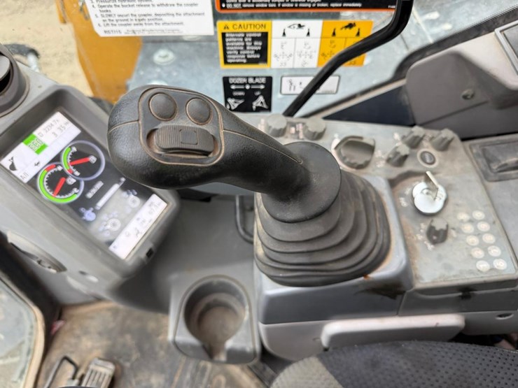 2018-deere-85g-image-34