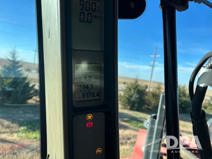 case-ih-patriot-4440-image-70