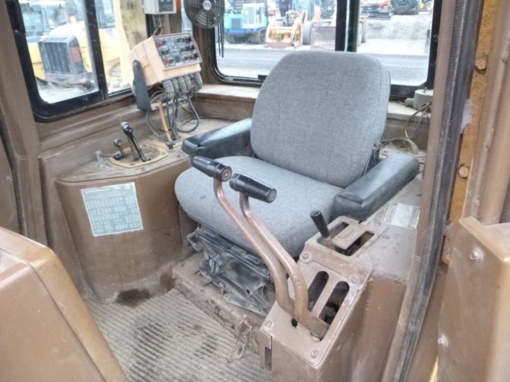 caterpillar-d6h-image-16