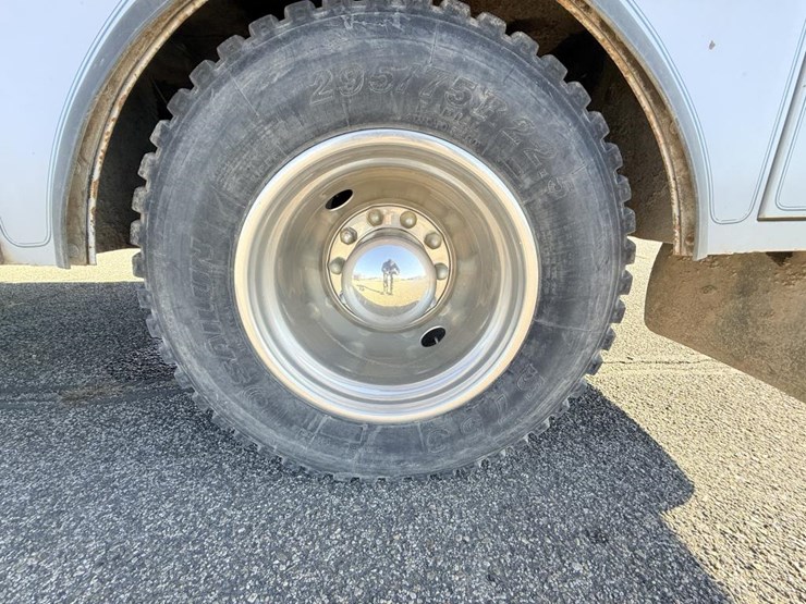 international-4700-image-71