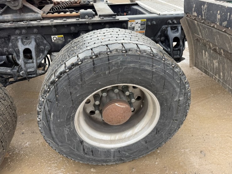 kenworth-t680-image-16