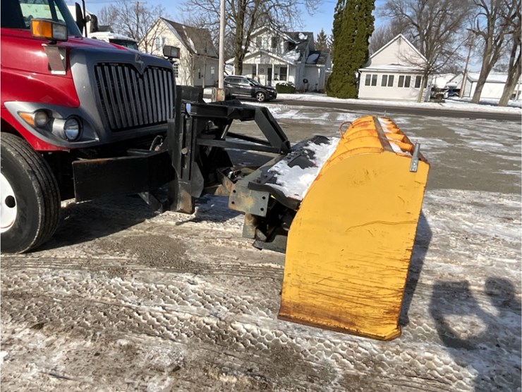 international-7400-image-6