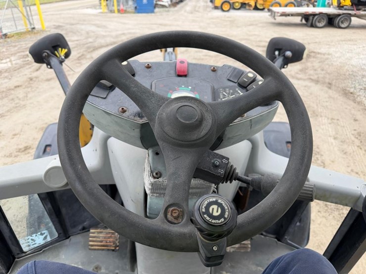 2015-caterpillar-908h2-image-24