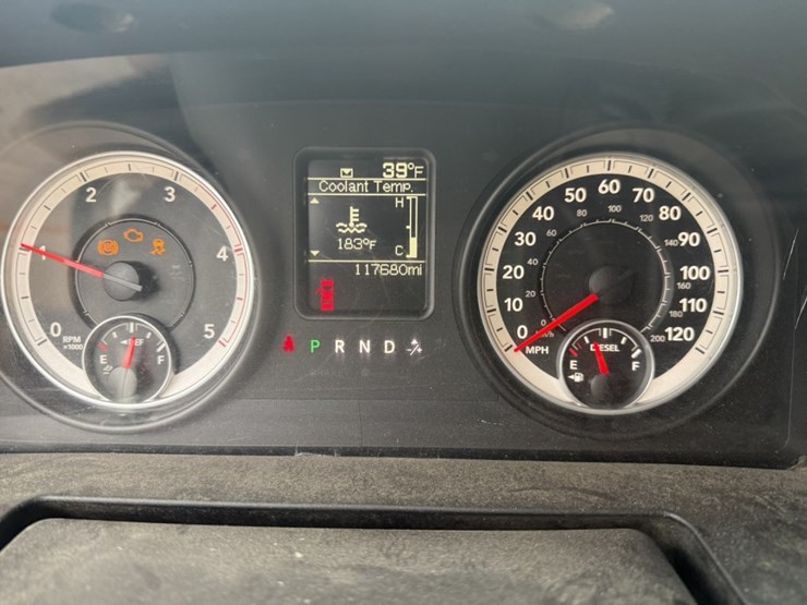 #1840-•-2013-ram-5500-4x4-service-truck-image-36