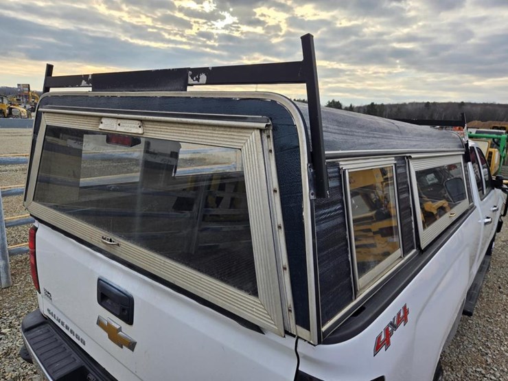 2015-chevrolet-silverado-2500hd-image-26