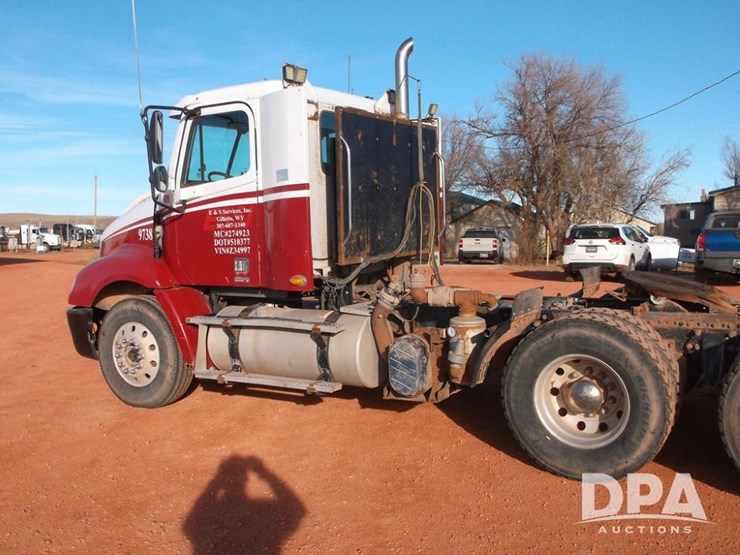 2007-freightliner-columbia-112-image-6