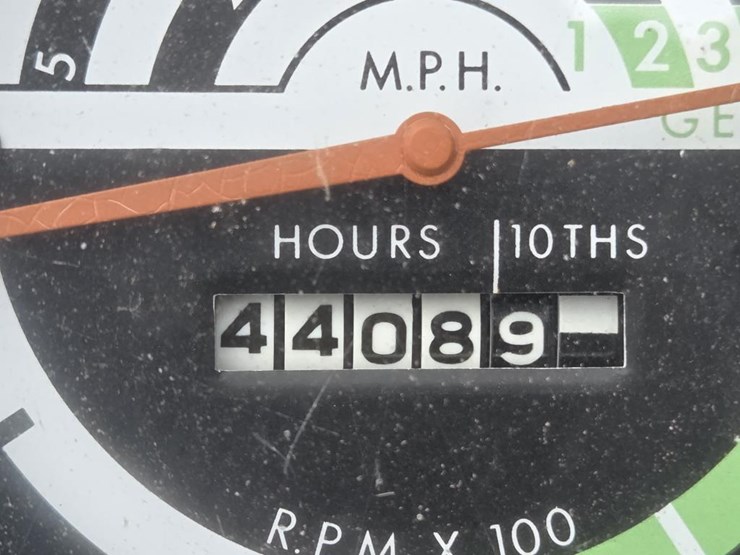 john-deere-300-image-34