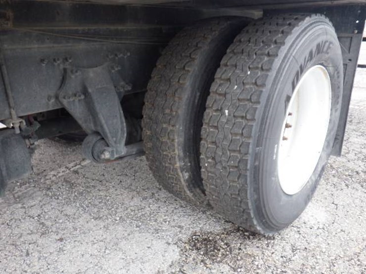 freightliner-m2-106-image-13