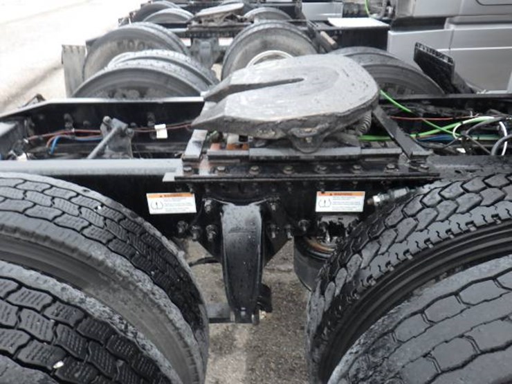 freightliner-cascadia-125-image-12