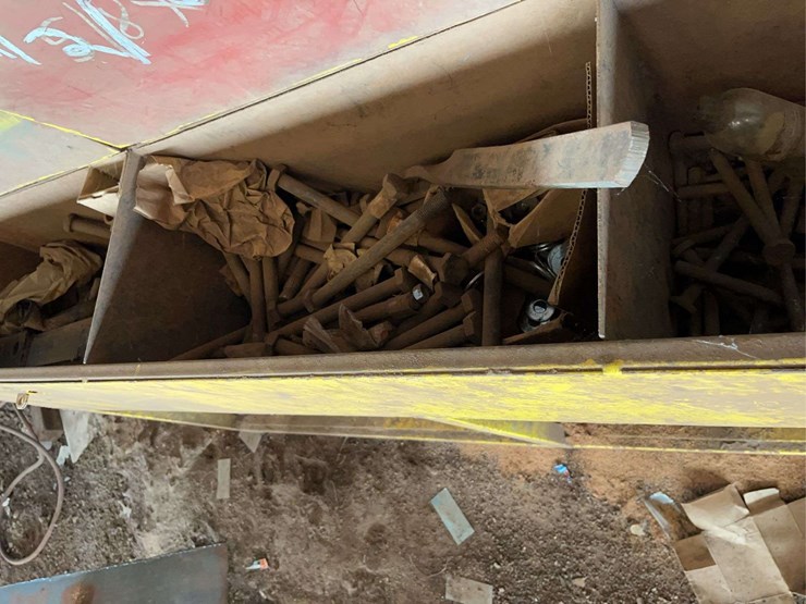 (2)-10'-metal-storage-box-and-contents-image-3