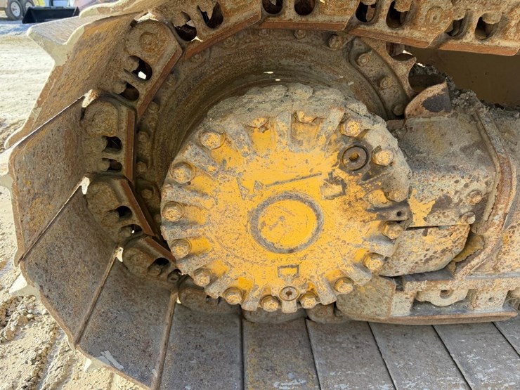 2019-caterpillar-d5k2-image-21