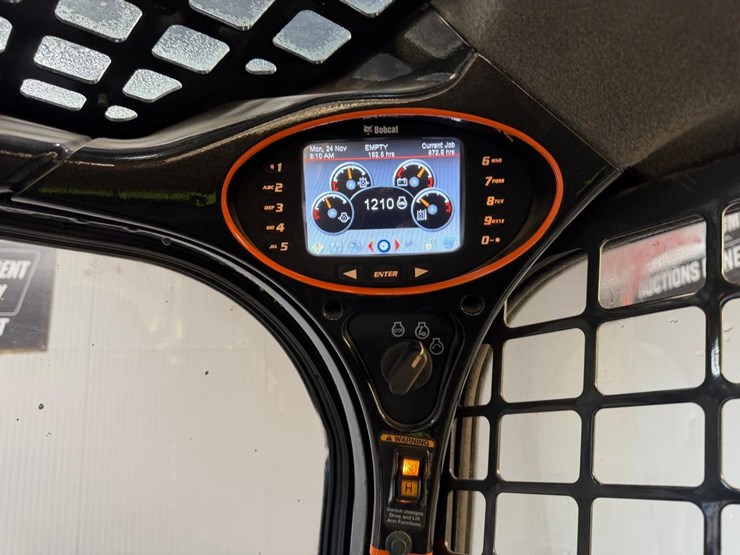 2014-bobcat-t650-image-29