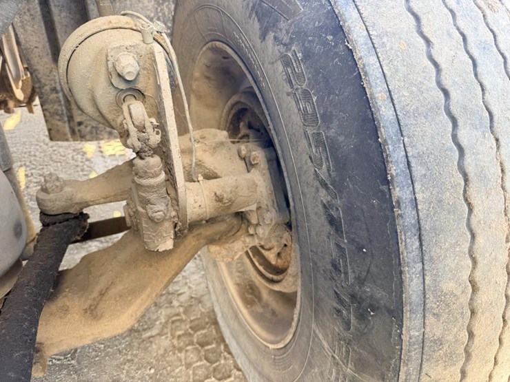 2007-freightliner-columbia-120-image-40