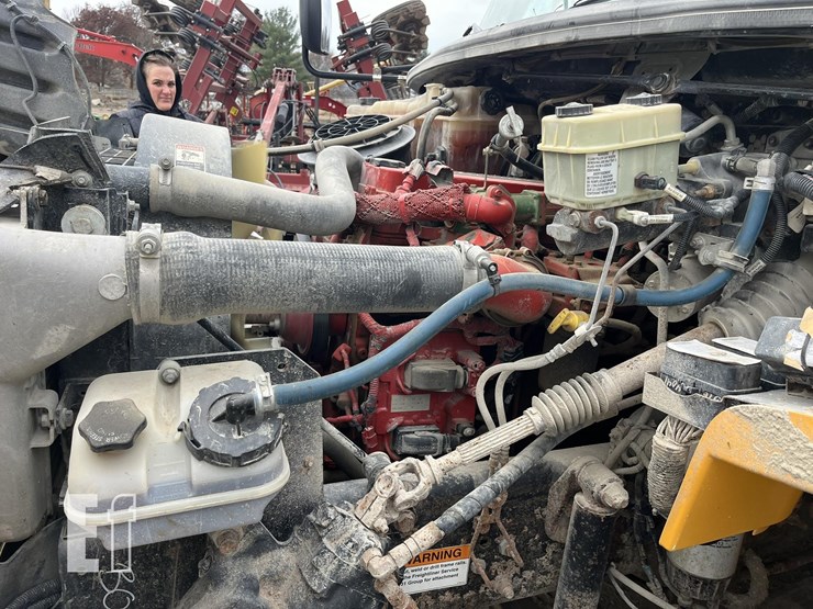 2014-thomas-saf-t-liner-c2-image-29