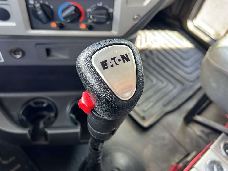 2018-mack-gu-granite-6-axle-dump-truck-image-56