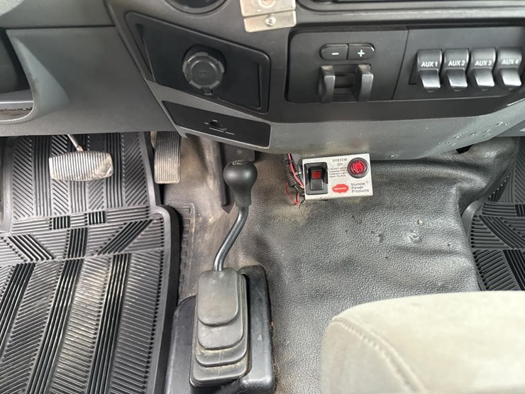 ford-f550-xlt-image-33