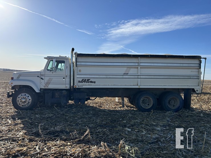 1985-international-s2500-image-10