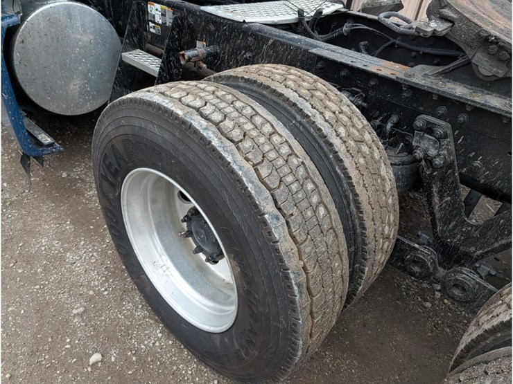 2019-kenworth-t680-image-12