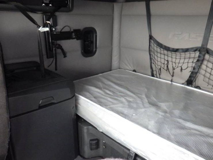 freightliner-cascadia-126-image-22