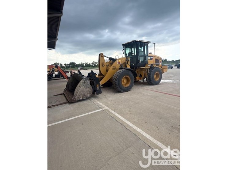 caterpillar-938m-image-1