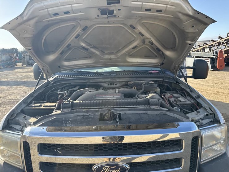 2006-ford-f550-image-11