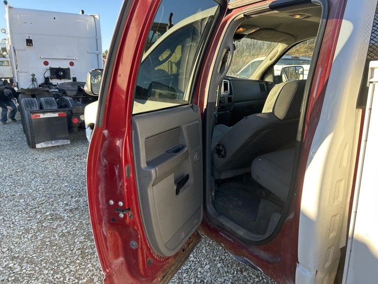 2008-dodge-3500-image-38