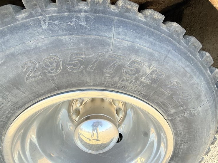 international-4700-image-73